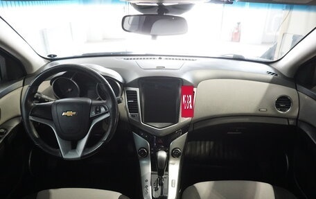 Chevrolet Cruze II, 2011 год, 850 000 рублей, 14 фотография