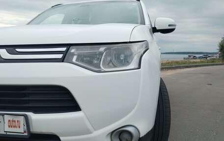 Mitsubishi Outlander III рестайлинг 3, 2012 год, 1 300 000 рублей, 5 фотография