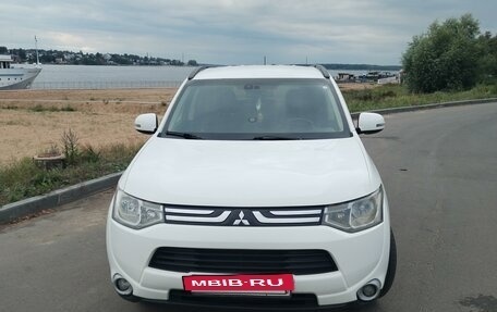 Mitsubishi Outlander III рестайлинг 3, 2012 год, 1 300 000 рублей, 4 фотография