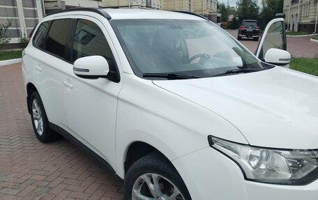 Mitsubishi Outlander III рестайлинг 3, 2012 год, 1 300 000 рублей, 6 фотография