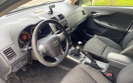 Toyota Corolla, 2011 год, 910 000 рублей, 6 фотография