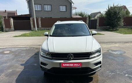 Volkswagen Tiguan II, 2018 год, 2 600 000 рублей, 1 фотография