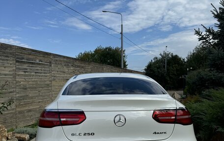 Mercedes-Benz GLC, 2018 год, 4 100 000 рублей, 3 фотография