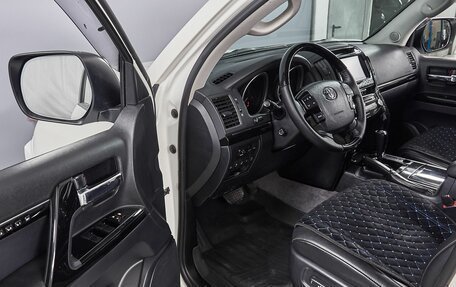 Toyota Land Cruiser 200, 2013 год, 4 199 000 рублей, 9 фотография