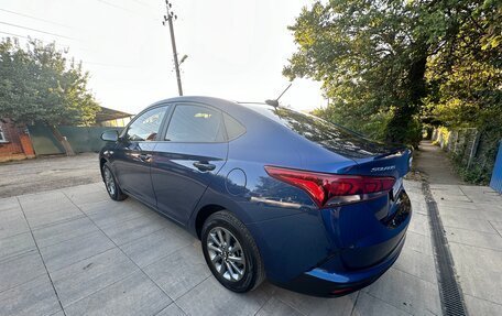 Hyundai Solaris II рестайлинг, 2022 год, 1 950 000 рублей, 7 фотография