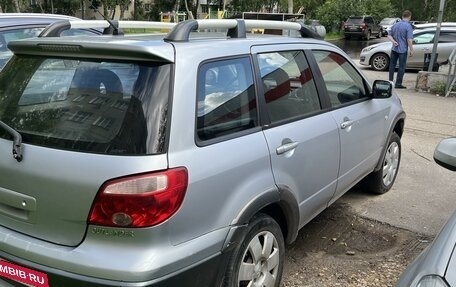 Mitsubishi Outlander III рестайлинг 3, 2006 год, 385 000 рублей, 4 фотография