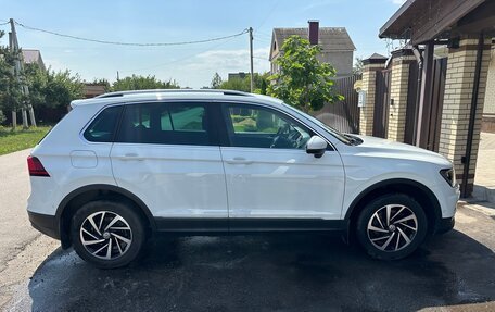 Volkswagen Tiguan II, 2018 год, 2 600 000 рублей, 8 фотография