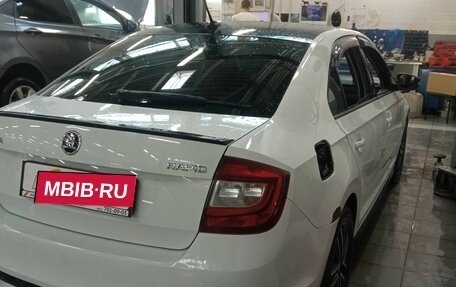 Skoda Rapid I, 2018 год, 800 000 рублей, 3 фотография