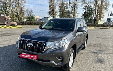 Toyota Land Cruiser Prado 150 рестайлинг 2, 2021 год, 7 000 000 рублей, 8 фотография