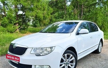 Skoda Superb III рестайлинг, 2012 год, 1 335 000 рублей, 3 фотография