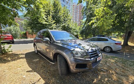 Volkswagen Touareg III, 2010 год, 2 200 000 рублей, 2 фотография