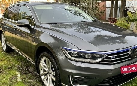 Volkswagen Passat B8 рестайлинг, 2017 год, 3 500 000 рублей, 2 фотография