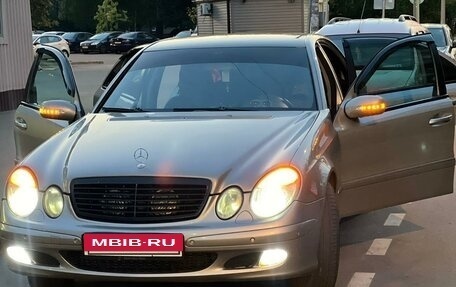 Mercedes-Benz E-Класс, 2004 год, 1 250 000 рублей, 2 фотография