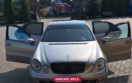 Mercedes-Benz E-Класс, 2004 год, 1 250 000 рублей, 4 фотография