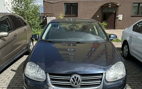 Volkswagen Jetta VI, 2010 год, 760 000 рублей, 1 фотография