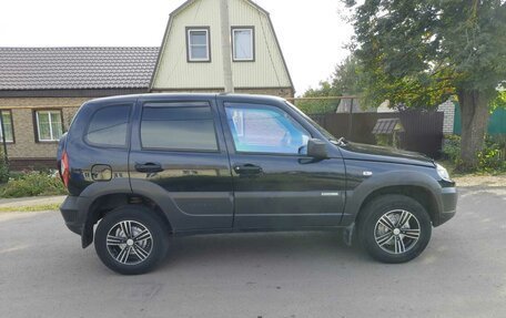 Chevrolet Niva I рестайлинг, 2012 год, 585 000 рублей, 4 фотография