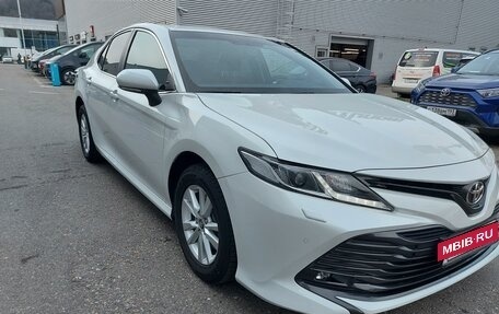 Toyota Camry, 2019 год, 3 100 000 рублей, 2 фотография