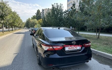 Toyota Camry, 2018 год, 2 700 000 рублей, 3 фотография