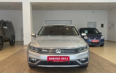 Volkswagen Passat B8 рестайлинг, 2018 год, 2 950 000 рублей, 2 фотография