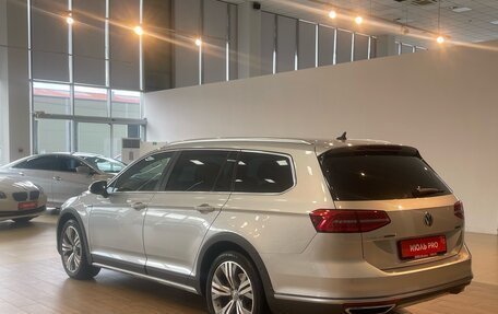 Volkswagen Passat B8 рестайлинг, 2018 год, 2 950 000 рублей, 7 фотография