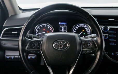 Toyota Camry, 2018 год, 3 195 000 рублей, 16 фотография