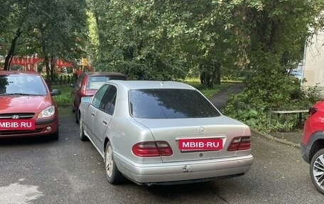 Mercedes-Benz E-Класс, 1998 год, 590 000 рублей, 3 фотография