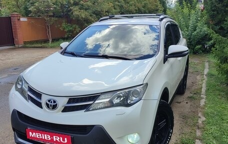 Toyota RAV4, 2015 год, 2 100 000 рублей, 2 фотография