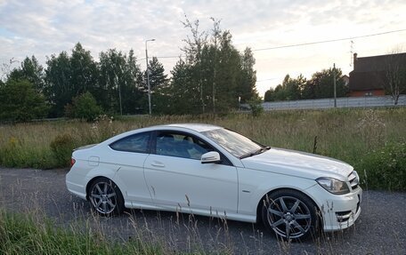 Mercedes-Benz C-Класс, 2011 год, 1 650 000 рублей, 10 фотография