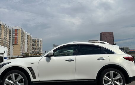 Infiniti FX II, 2010 год, 1 990 000 рублей, 6 фотография