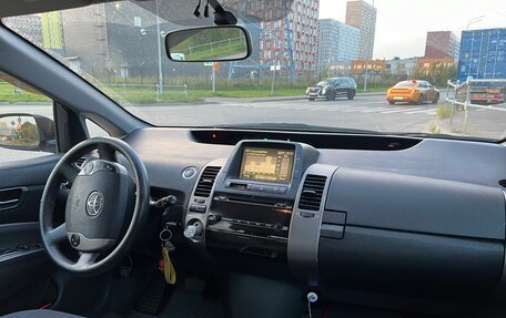 Toyota Prius, 2006 год, 1 050 000 рублей, 11 фотография