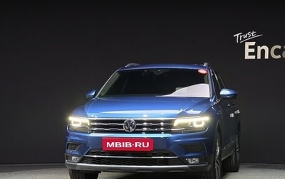 Volkswagen Tiguan II, 2020 год, 3 000 000 рублей, 1 фотография