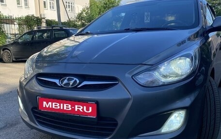 Hyundai Solaris II рестайлинг, 2011 год, 850 000 рублей, 1 фотография