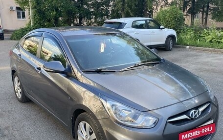 Hyundai Solaris II рестайлинг, 2011 год, 850 000 рублей, 5 фотография