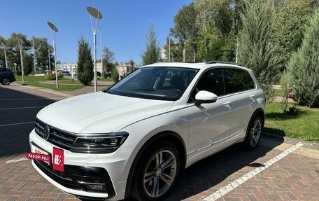 Volkswagen Tiguan II, 2019 год, 3 730 000 рублей, 2 фотография