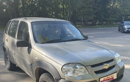 Chevrolet Niva I рестайлинг, 2010 год, 500 000 рублей, 2 фотография