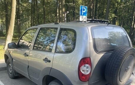 Chevrolet Niva I рестайлинг, 2010 год, 500 000 рублей, 3 фотография