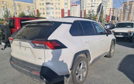 Toyota RAV4, 2022 год, 4 050 000 рублей, 3 фотография