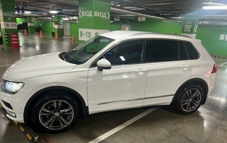 Volkswagen Tiguan II, 2017 год, 2 500 000 рублей, 2 фотография