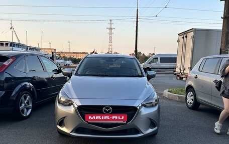 Mazda Demio IV, 2014 год, 950 000 рублей, 2 фотография