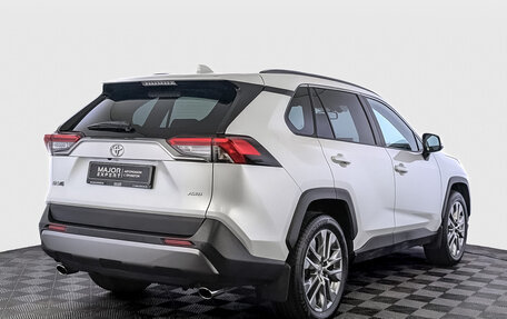 Toyota RAV4, 2021 год, 3 990 000 рублей, 5 фотография