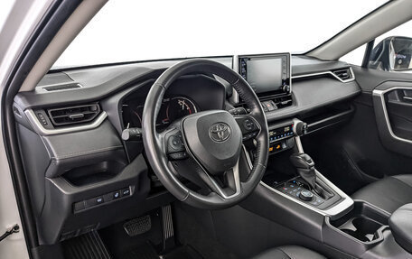 Toyota RAV4, 2021 год, 3 990 000 рублей, 15 фотография