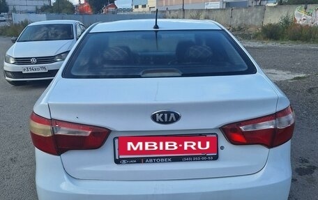 KIA Rio III рестайлинг, 2013 год, 585 000 рублей, 3 фотография