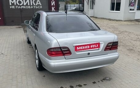 Mercedes-Benz E-Класс, 2000 год, 440 000 рублей, 6 фотография