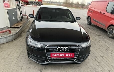 Audi A4, 2015 год, 2 300 000 рублей, 2 фотография