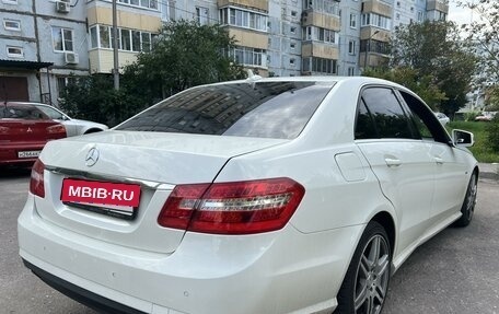 Mercedes-Benz E-Класс, 2012 год, 1 490 000 рублей, 6 фотография