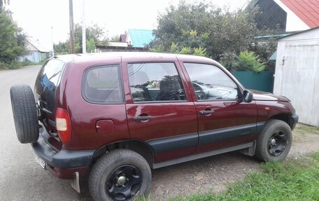 Chevrolet Niva I рестайлинг, 2004 год, 305 000 рублей, 2 фотография