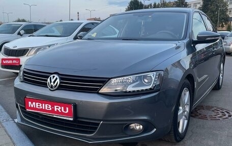 Volkswagen Jetta VI, 2013 год, 1 290 000 рублей, 1 фотография