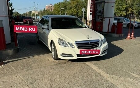 Mercedes-Benz E-Класс, 2010 год, 1 350 000 рублей, 2 фотография