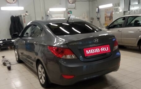 Hyundai Solaris II рестайлинг, 2012 год, 650 000 рублей, 3 фотография