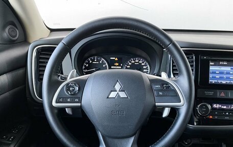 Mitsubishi Outlander III рестайлинг 3, 2014 год, 1 670 000 рублей, 11 фотография